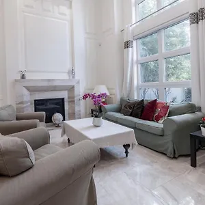 Luxurious Private In , Richmond Canada