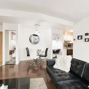 2bdrm Luxurious In Heart Of Downtown , Vancouver Canada